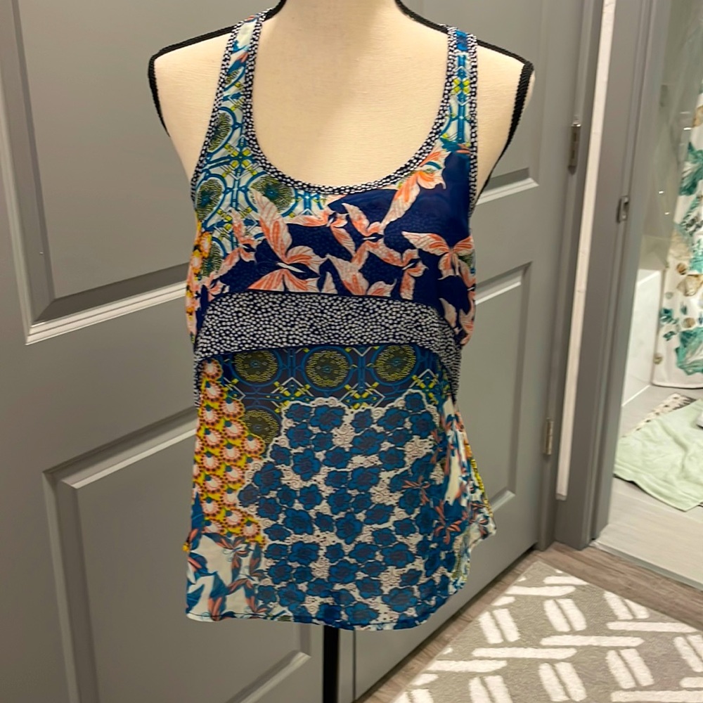Lily White Gorgeous tank size XS